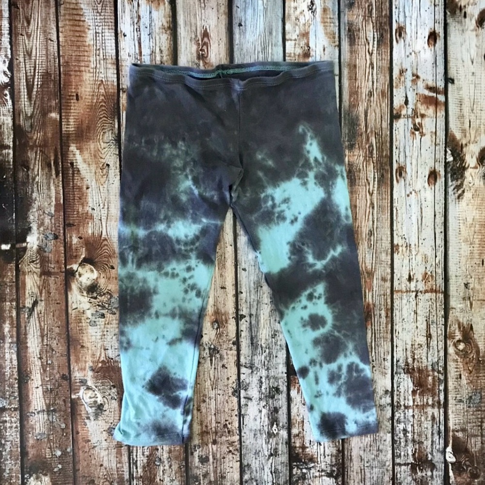 Women’s Tie Dye Capri Leggings